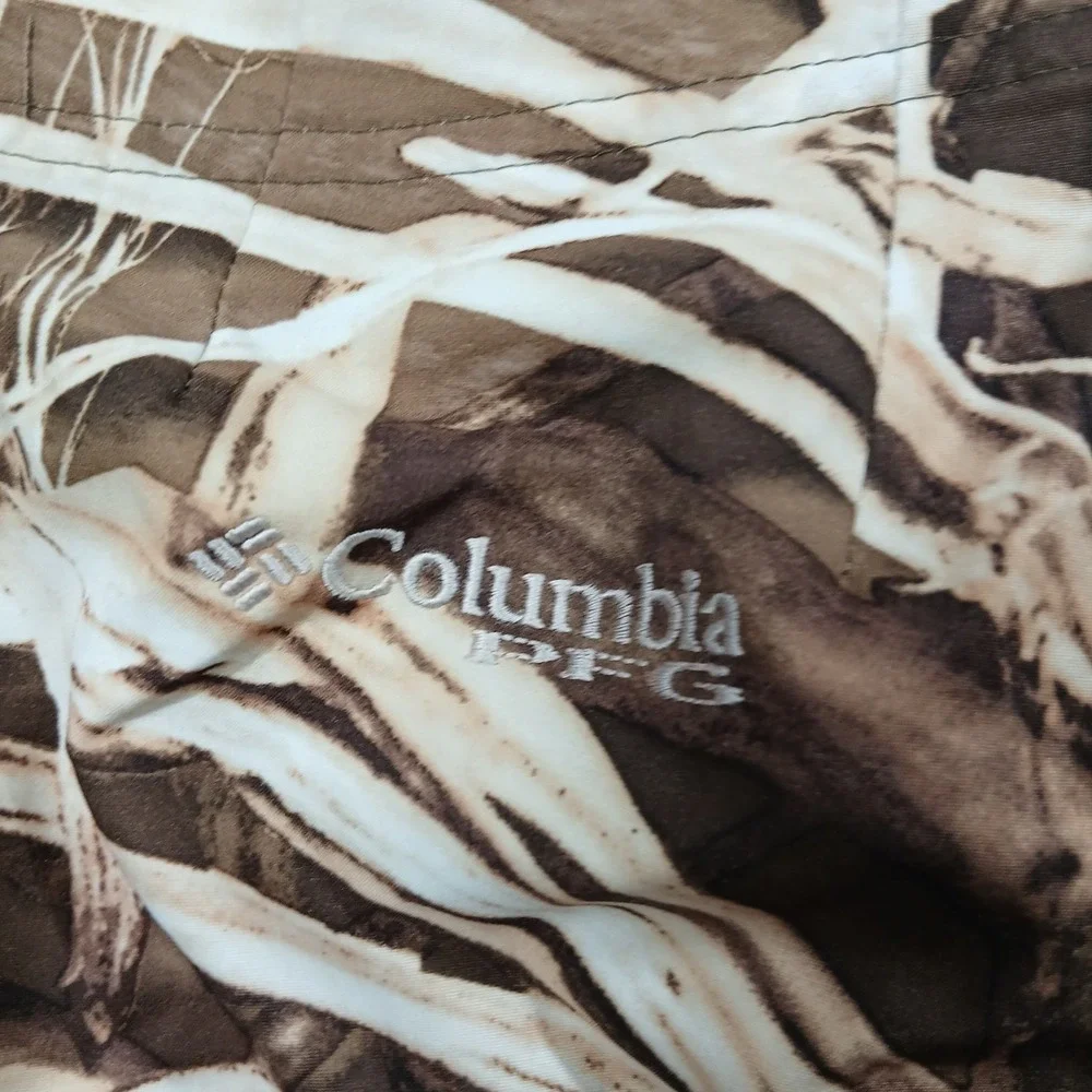 Columbia PFG Fishing Shorts Men's 32 RealTree Camo Omni-Shield Performance Cargo